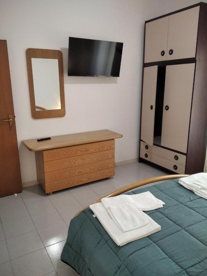 2 Bedrooms Appartement At Pescara 300 M Away From The Beach With Balcony And Wifi Extérieur photo